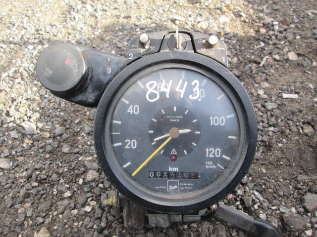 Тахограф Спидометр Консоль панели приборов мерседес 2219 6X2 385.528